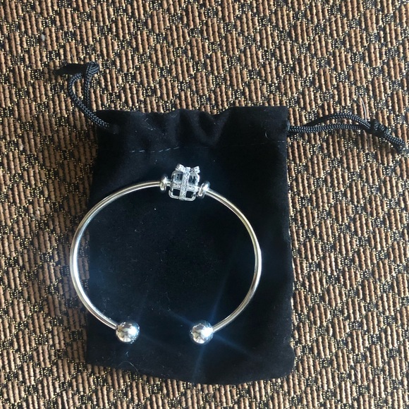 Authentic Pandora Limited Edition Present Bangle Bracelet w/ Pandora Charm